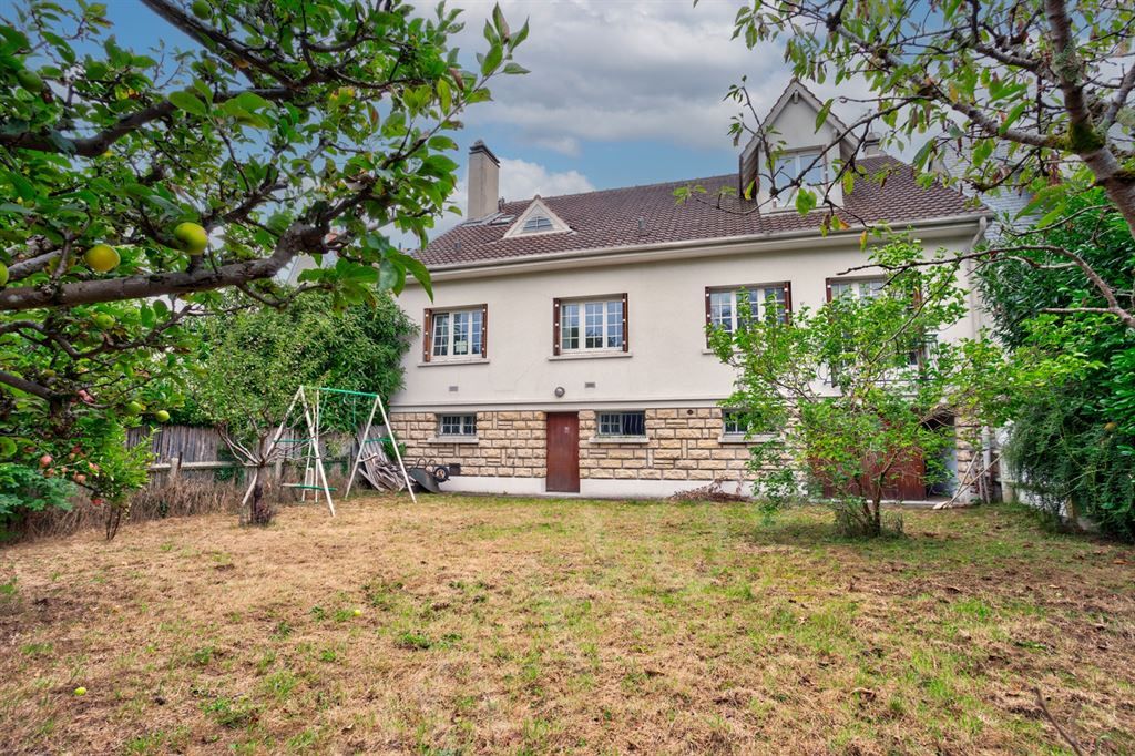 maison 8 pièces en vente sur MARNES LA COQUETTE (92430)
