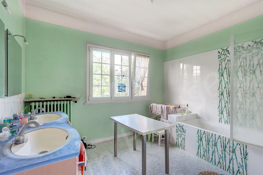 maison 8 pièces en vente sur MARNES LA COQUETTE (92430)