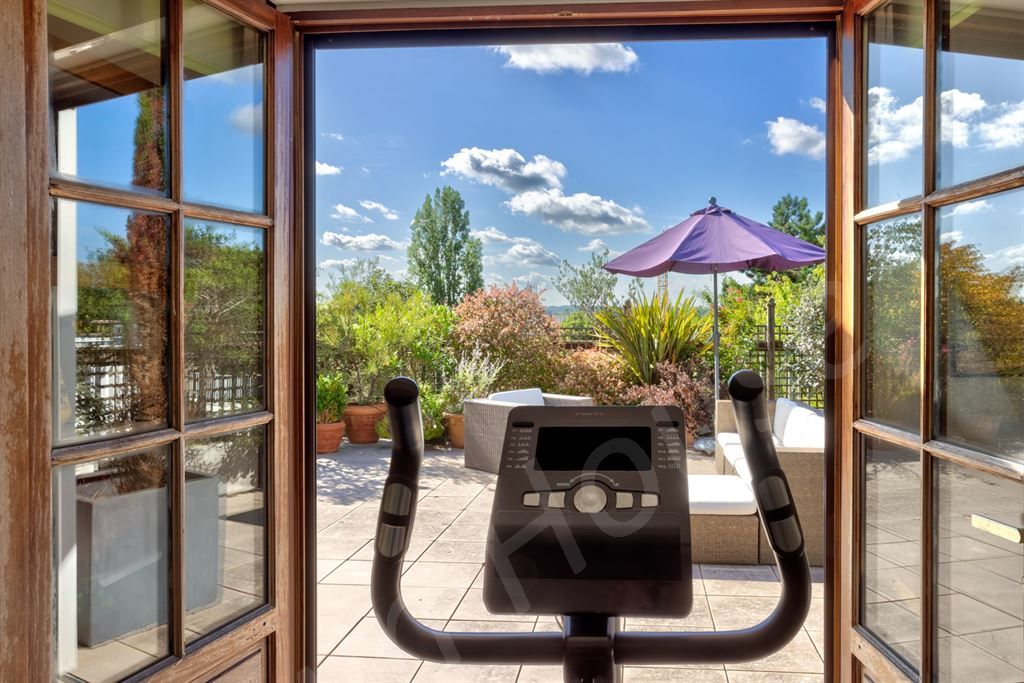 appartement 4 pièces en vente sur ST CLOUD (92210)