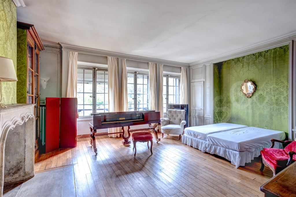 maison 8 pièces en vente sur MARNES LA COQUETTE (92430)