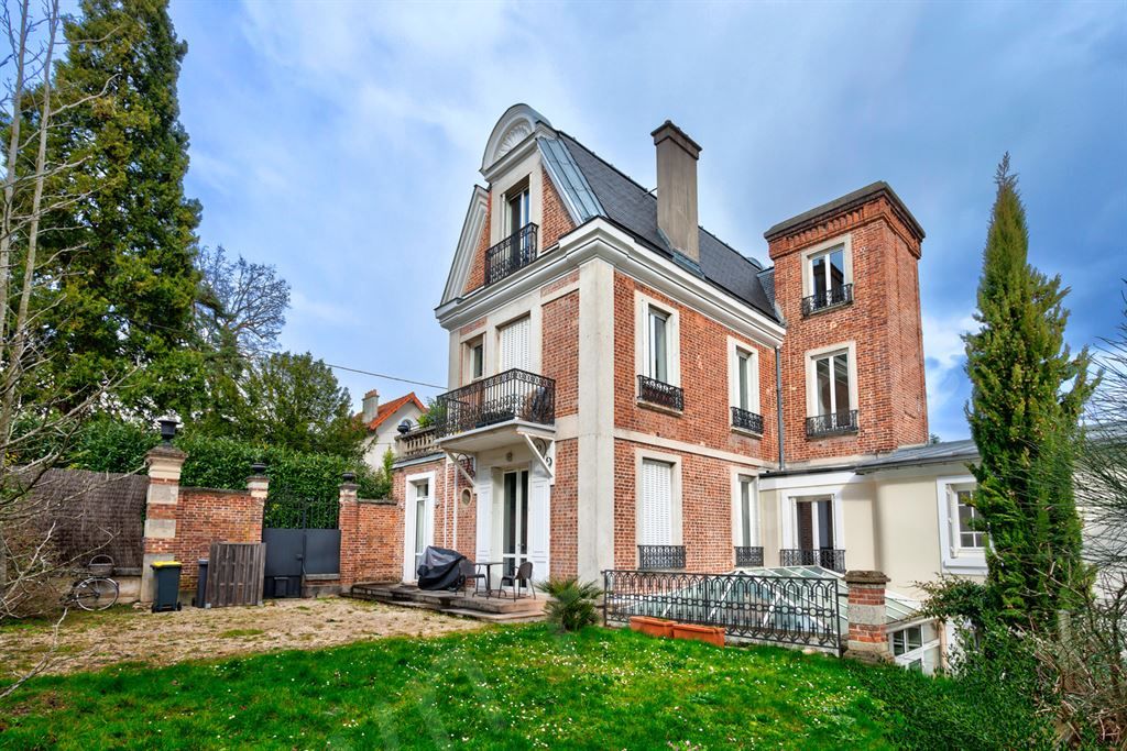 maison 10 pièces en vente sur GARCHES (92380)