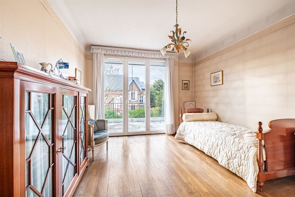 maison 8 pièces en vente sur GARCHES (92380)