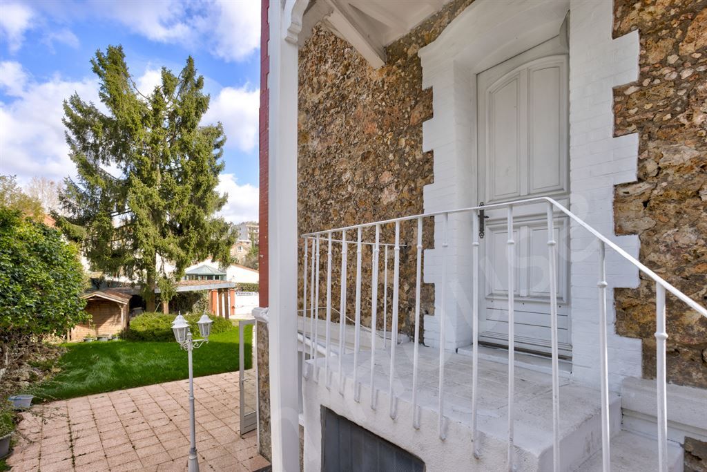 maison 8 pièces en vente sur VAUCRESSON (92420)