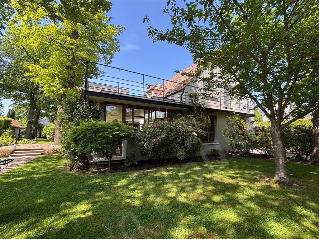 villa 9 pièces en vente sur VAUCRESSON (92420)