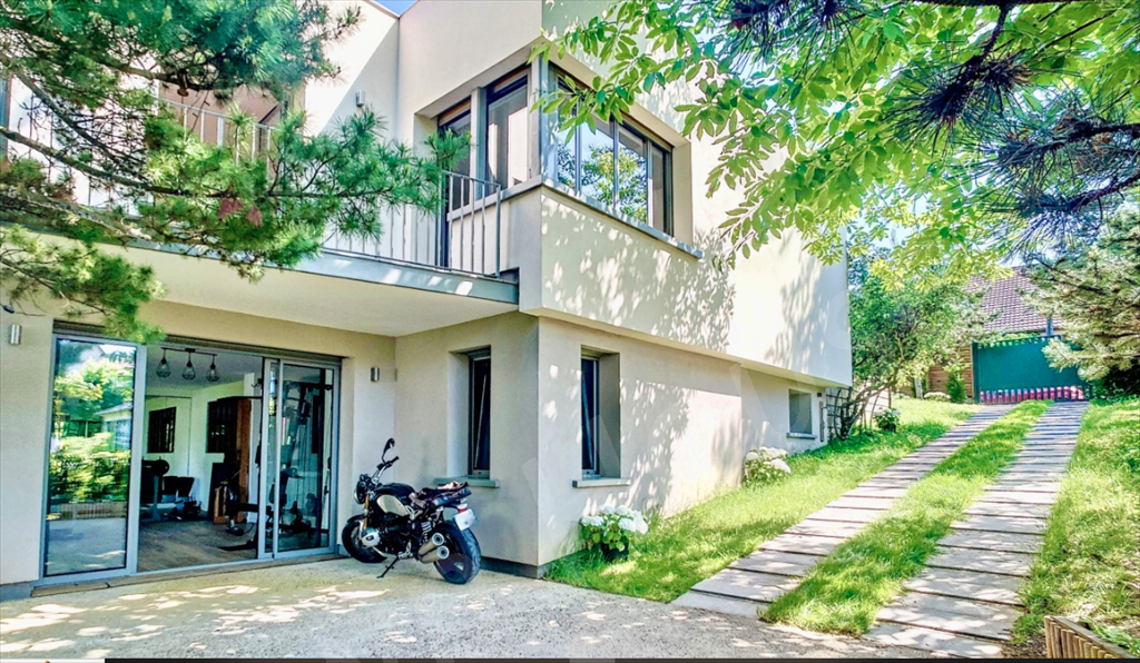 maison 7 pièces en vente sur LA CELLE ST CLOUD (78170)