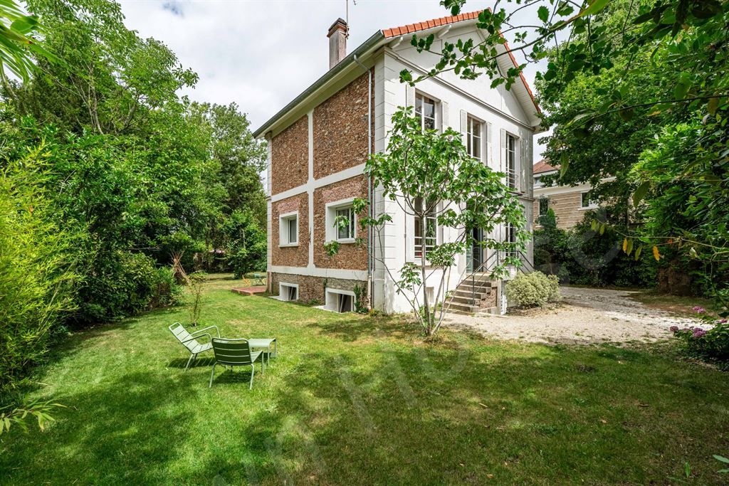 maison 9 pièces en vente sur VAUCRESSON (92420)