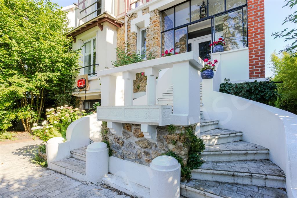 maison 7 pièces en vente sur VAUCRESSON (92420)