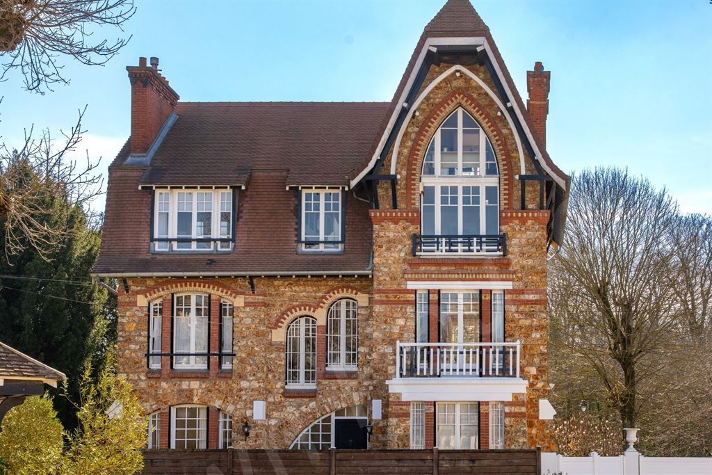 maison 9 pièces en vente sur VAUCRESSON (92420)