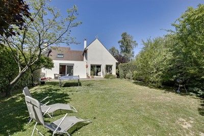 Maison en plein coeur de La Feuillaume à La Celle Saint-Cloud